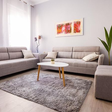 Viewpoint Central Apartment Tirana Exterior photo